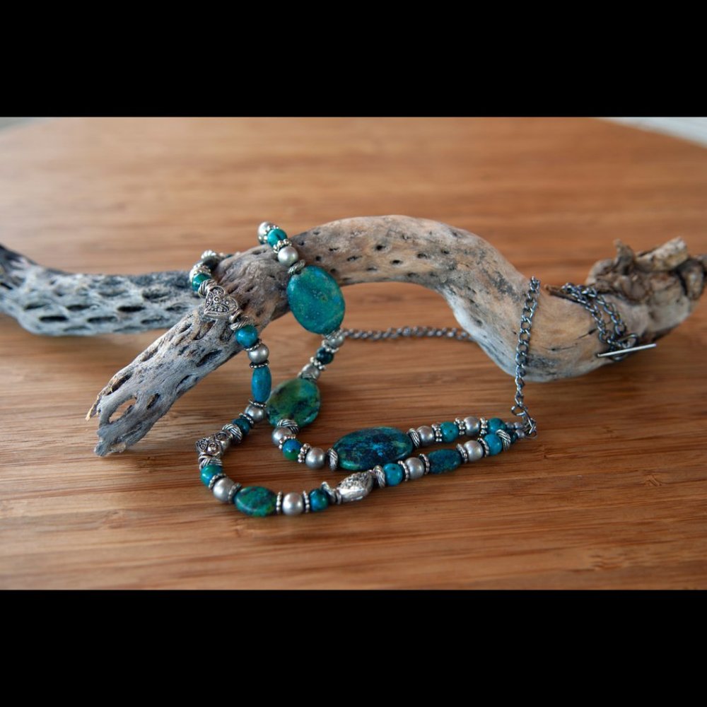 NEW HANDMADE - Double Strand Turquoise and Silver Tone Metal Beads - Picture 8 of 9
